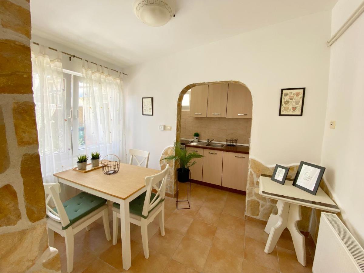 Apartments Centurio プーラ エクステリア 写真